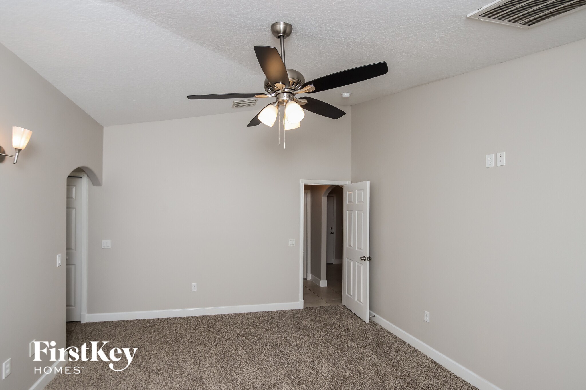 Building Photo - 914 Caligula Ave SE