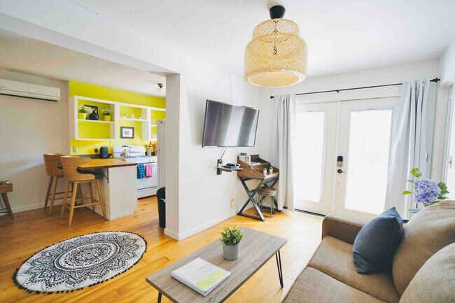 Building Photo - 3270 Cedar St