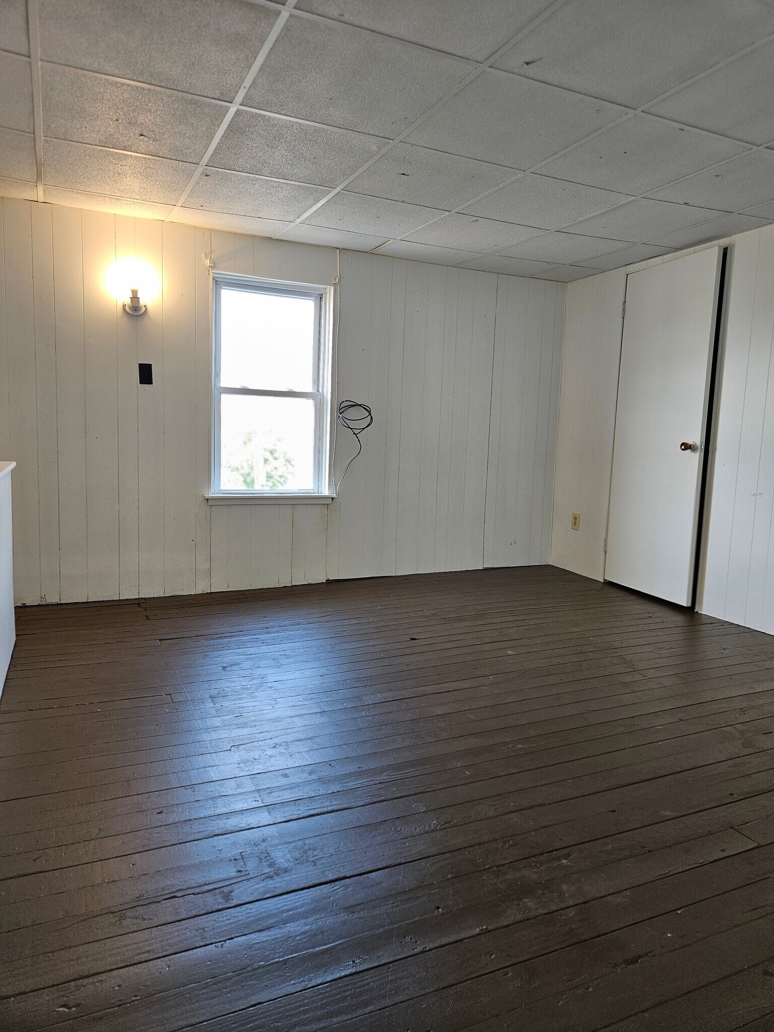 Building Photo - 1121 W Poplar St