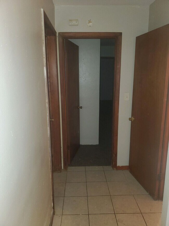 Building Photo - 2br in Maplewood