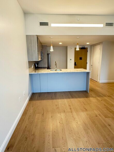 Building Photo - 55 Brighton Ave