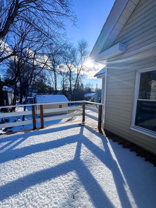 Building Photo - 39 Allen St