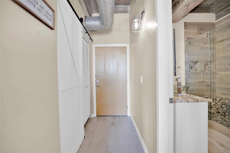 Primary Photo - 221 W Lancaster Ave