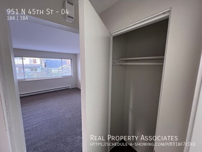 Building Photo - 951 N 45th St