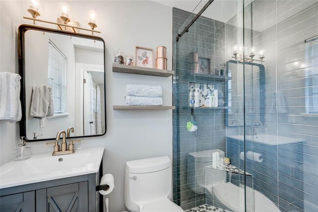 Building Photo - 11512 Oak Trail