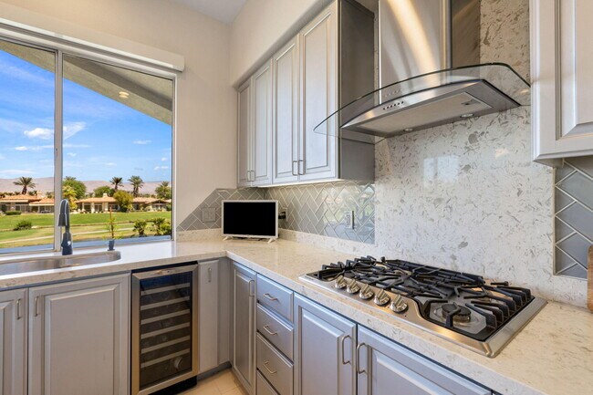 Building Photo - 502 Desert Holly Dr