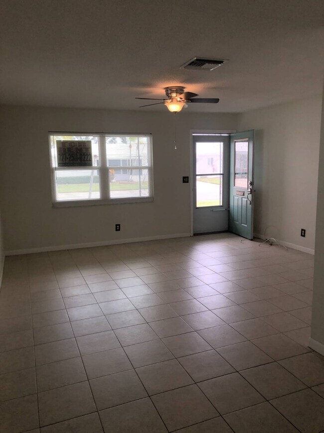 Building Photo - 4223 100th Ave N