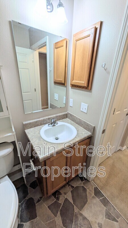 Building Photo - 7889 Stonebrook Dr