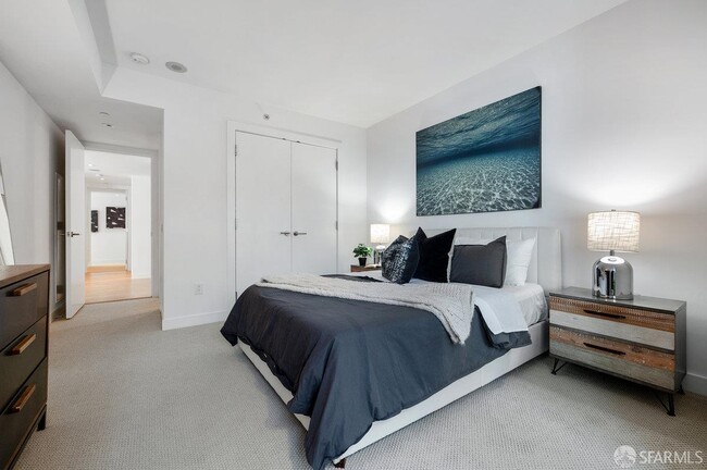 Building Photo - 301 Mission St