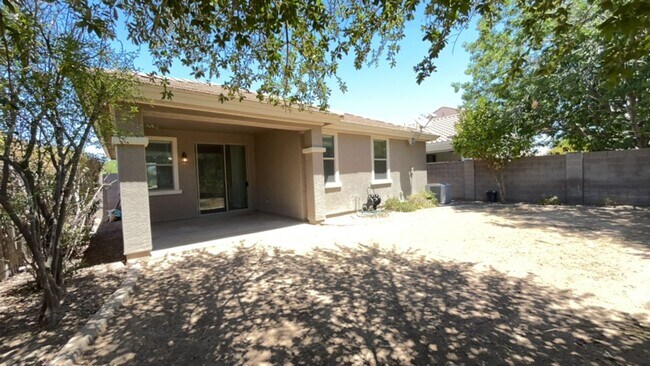 Building Photo - 4425 E Los Altos Dr