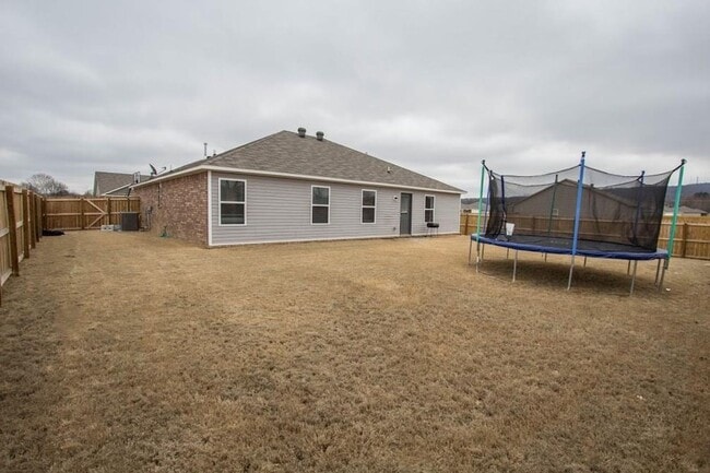 Building Photo - Wonderful and Spacious Rental Opportunity.