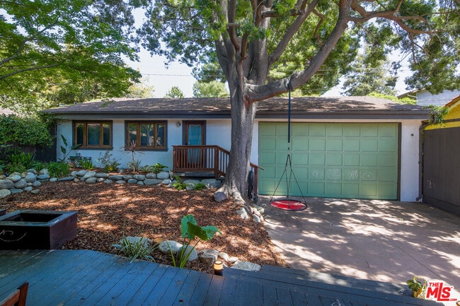 Building Photo - 5122 Hermosa Ave
