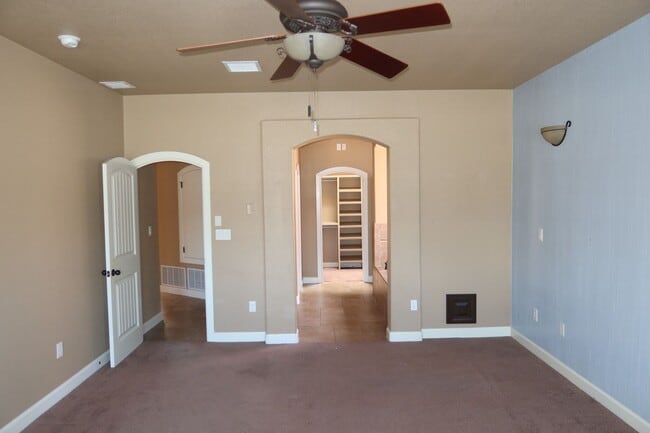 Building Photo - 14029 Rainbow Point Dr