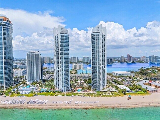 Building Photo - 18101 Collins Ave