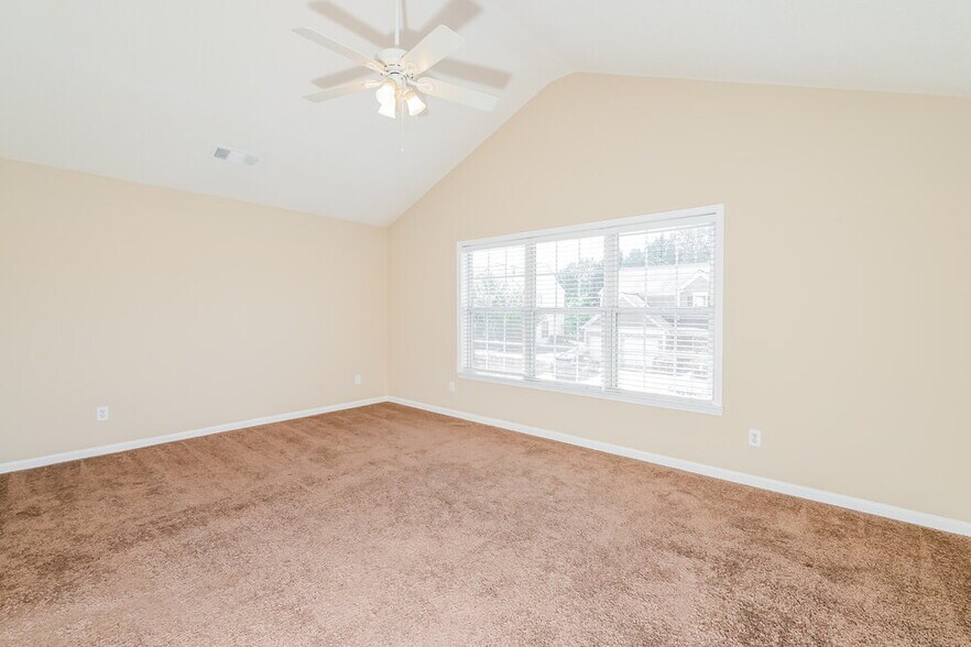 Building Photo - 4375 Ridgefair Dr