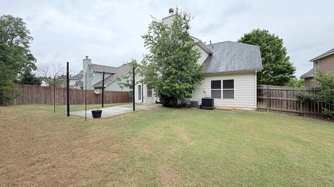 Building Photo - 765 Rockbass Rd