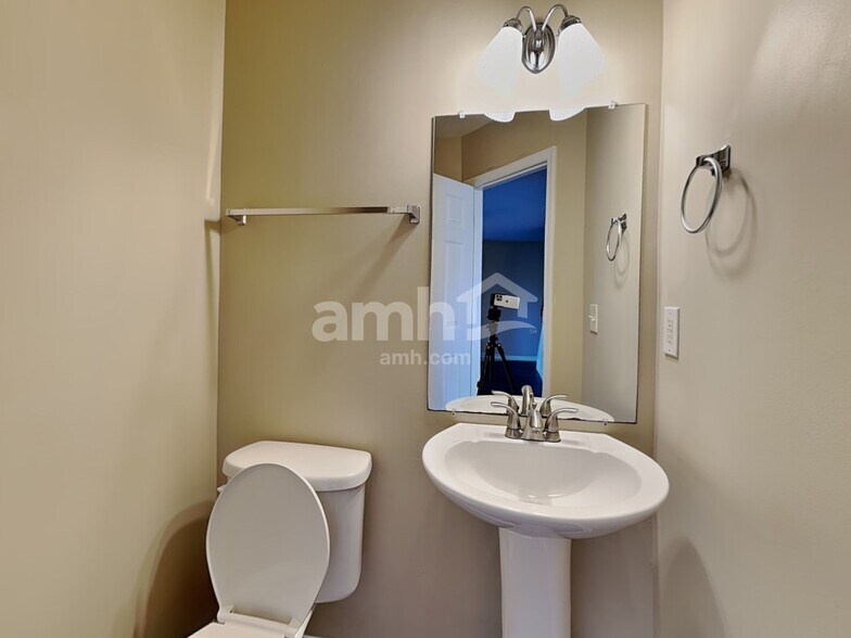 Building Photo - 4928 Alenja Ln