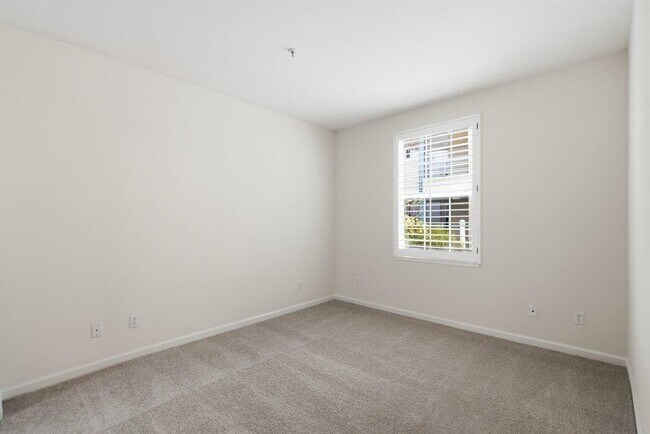 Building Photo - 880 Meridian Bay Ln