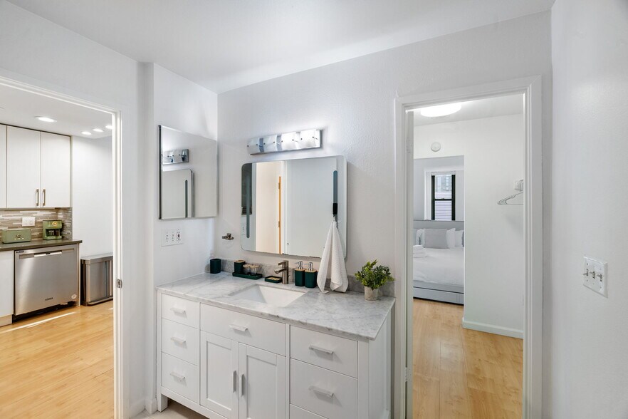 Building Photo - 1 Daniel Burnham Court