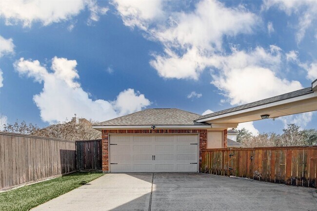 Building Photo - 26511 Cresent Cove Ln