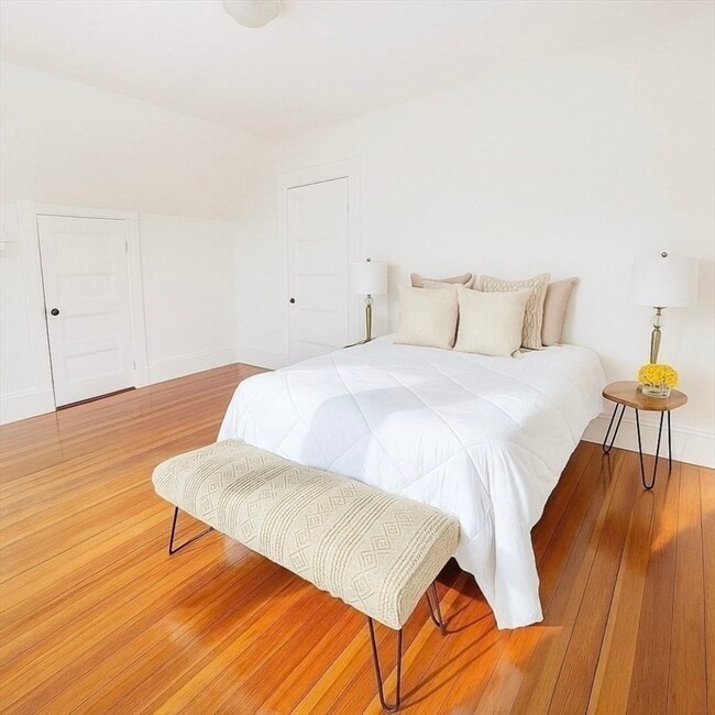 Building Photo - 145 Lagrange St