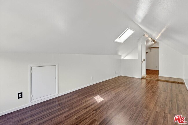 Building Photo - 21549 Summit Trail