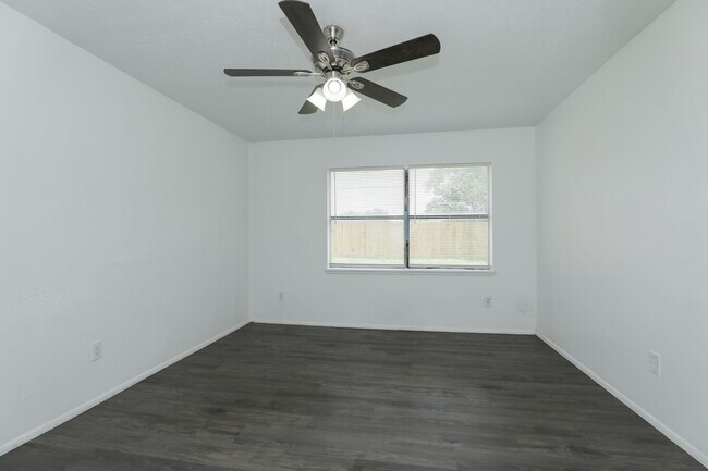 Building Photo - 17518 Bullis Gap Dr