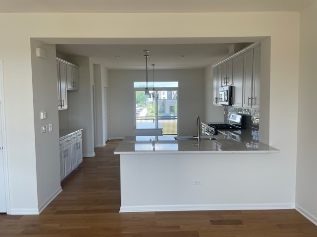 Building Photo - 3S629 Camden St