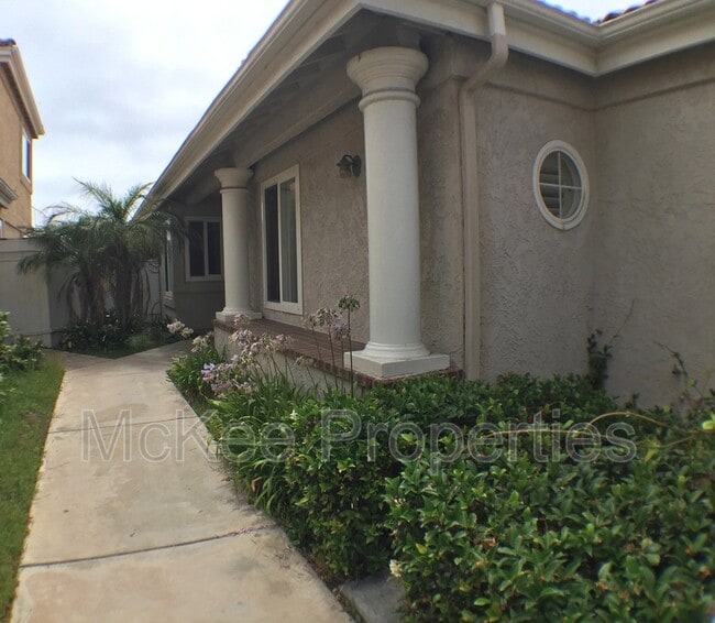 Building Photo - 18 S Cays Ct