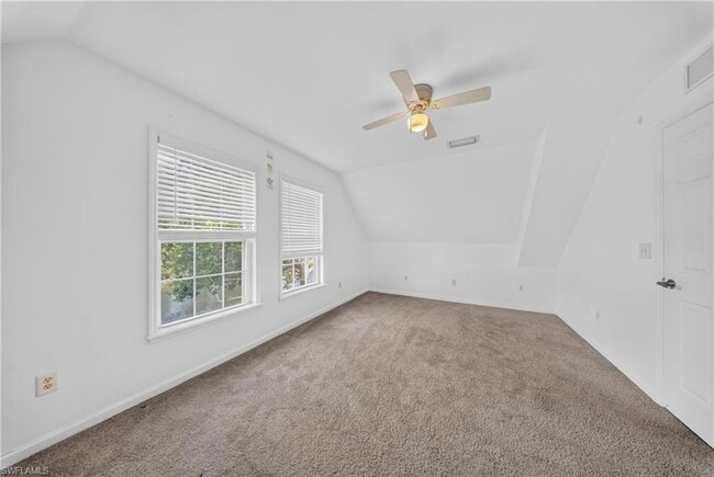 Building Photo - 250 Leawood Cir