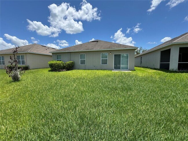 Building Photo - 2323 Silverview Dr