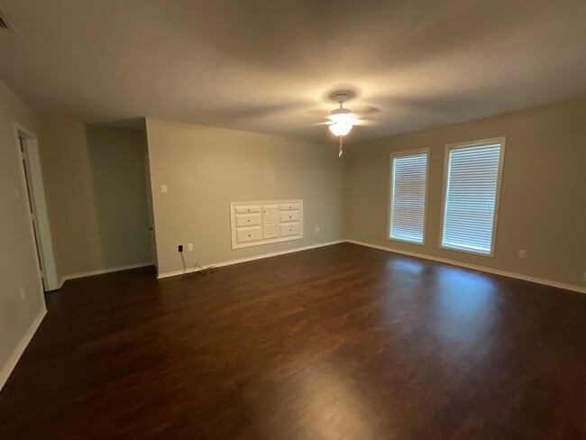 Building Photo - 477 County Rd 319