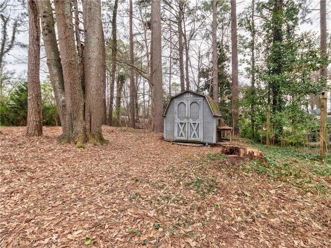 Building Photo - 4745 Hillside Dr