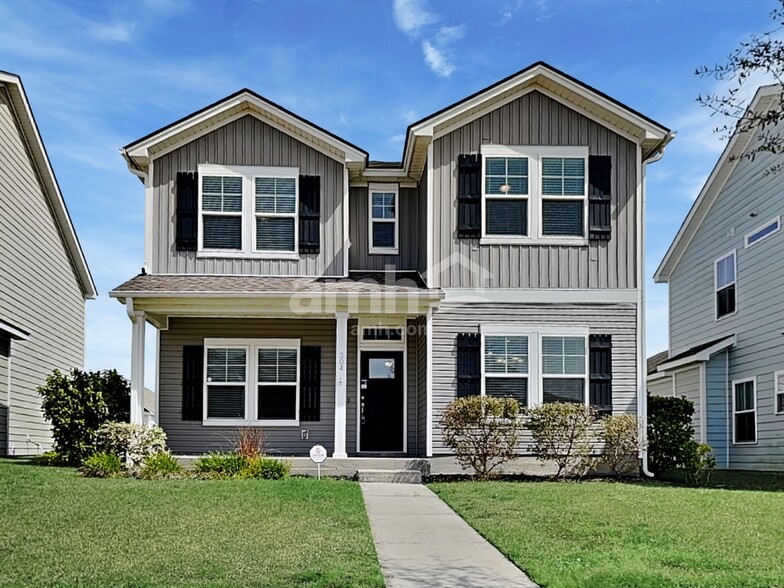 Primary Photo - 304 Crabapple Cir
