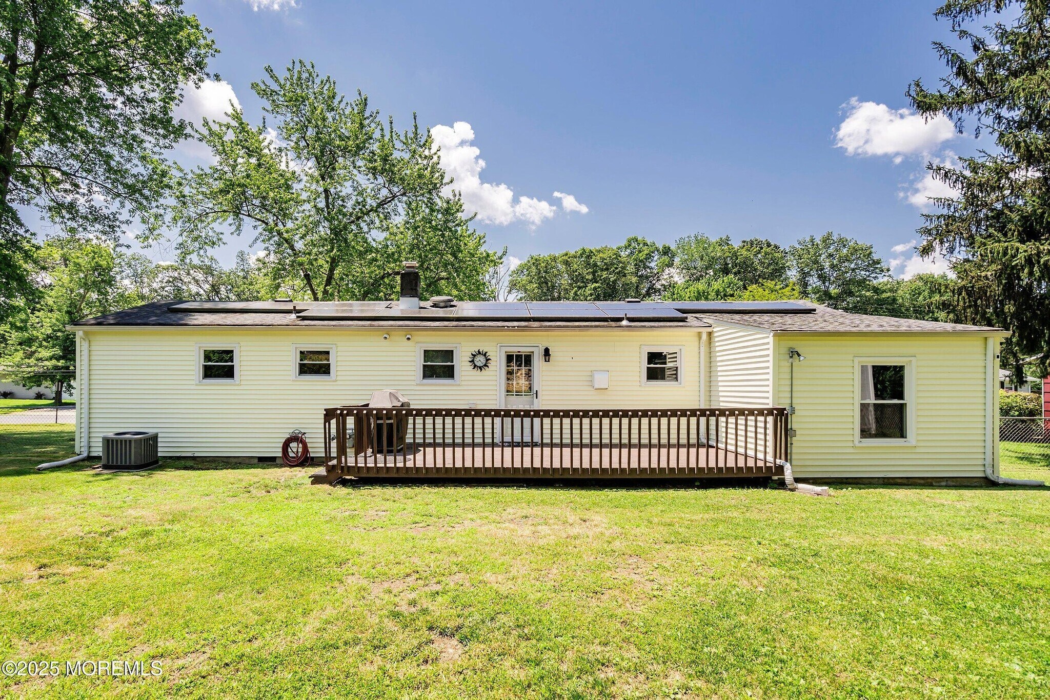 Building Photo - 6 Redwood Rd