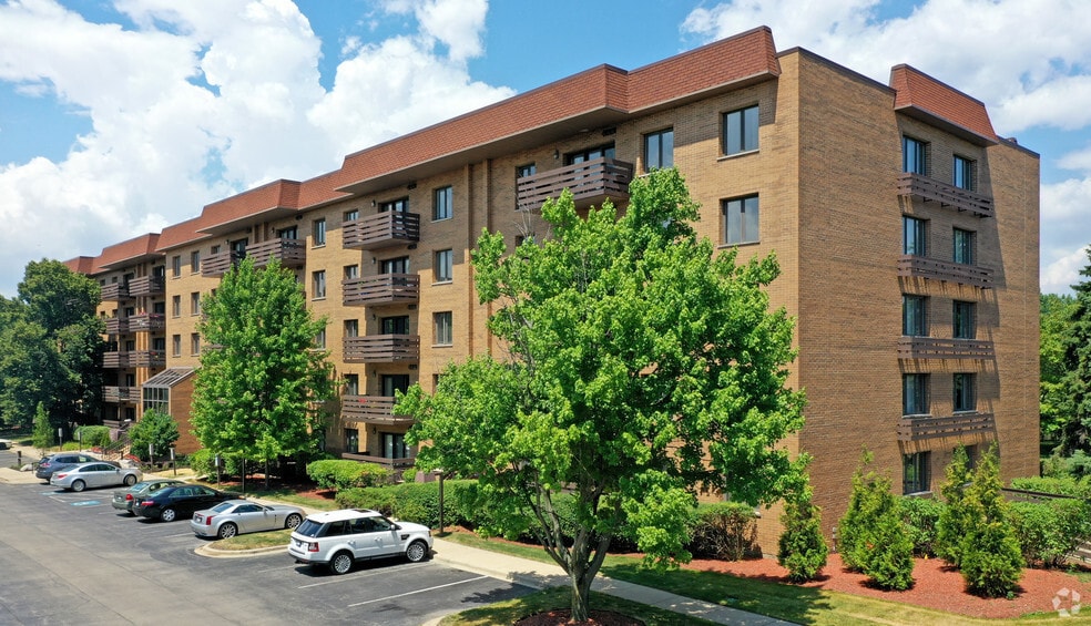 Primary Photo - Valley Lo Towers