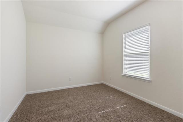 Building Photo - 3901 Oak Crk Cir