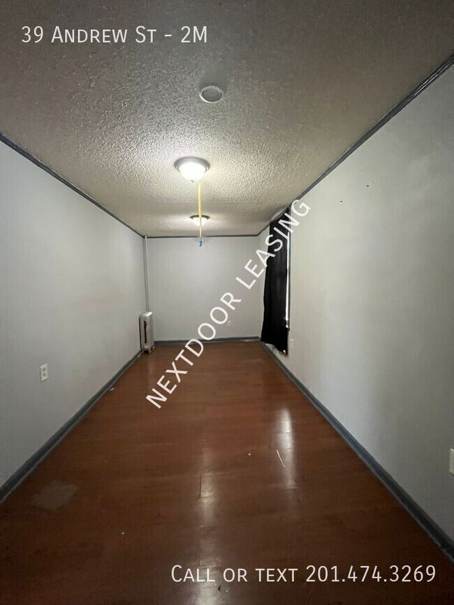 Building Photo - 39 Andrew St