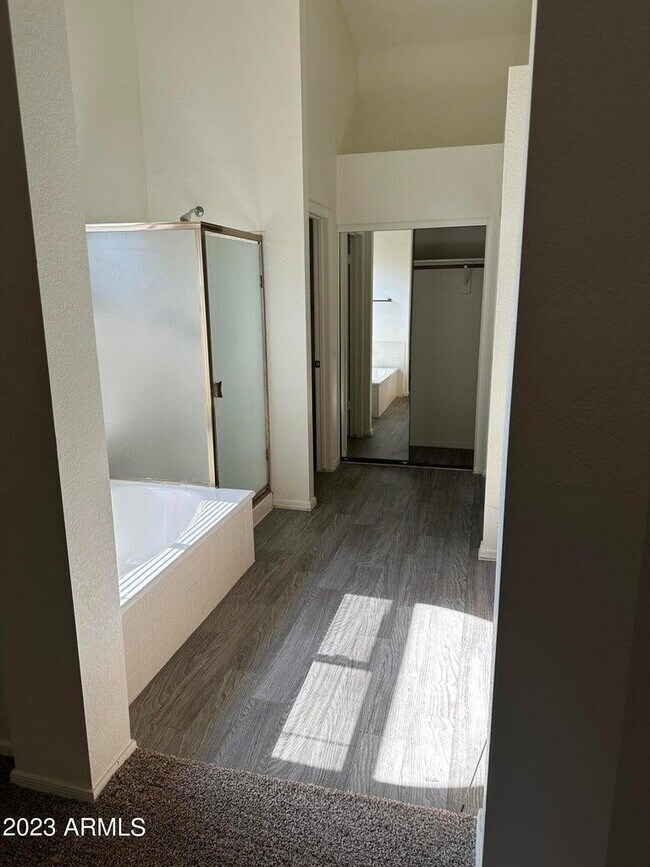 Building Photo - 3712 E Lavender Ln