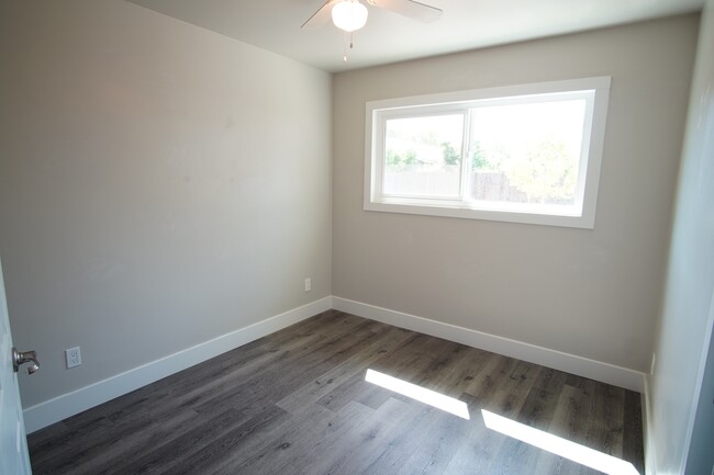 Building Photo - 1650 Archer Dr