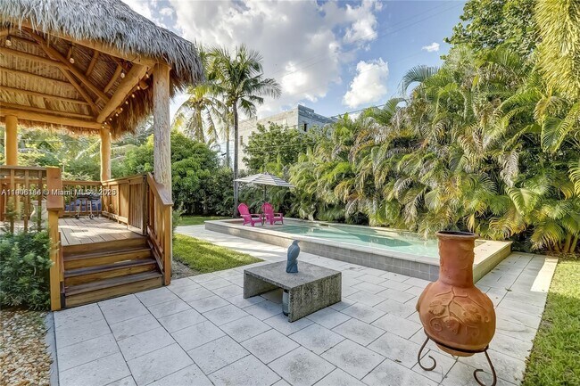 Building Photo - 1637 Cleveland St