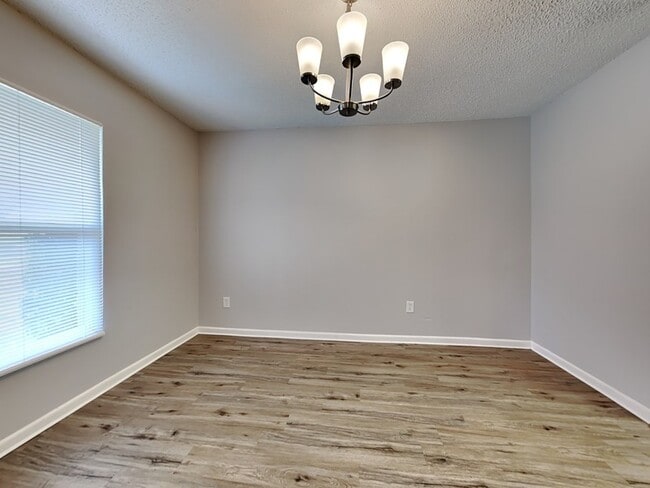 Building Photo - 2810 Bellwood Dr