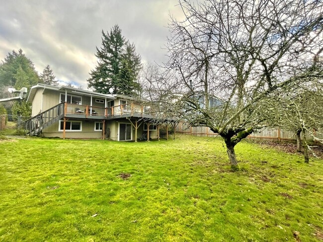 Building Photo - Mid-Century Gem in Kirkland’s Everest Park