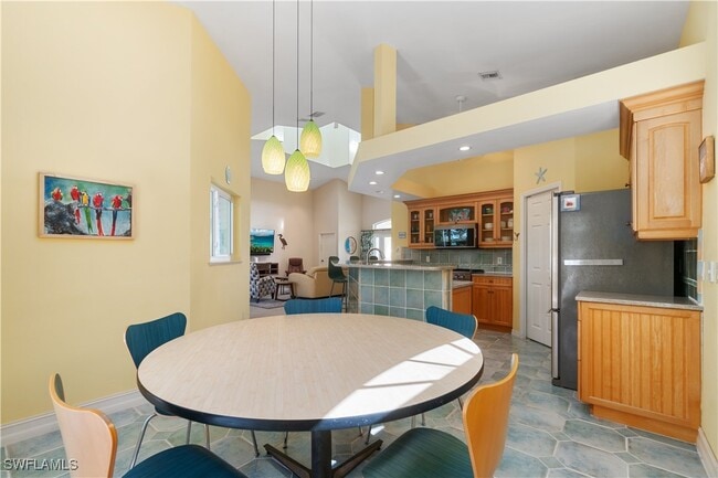 Building Photo - 27130 Flamingo Dr