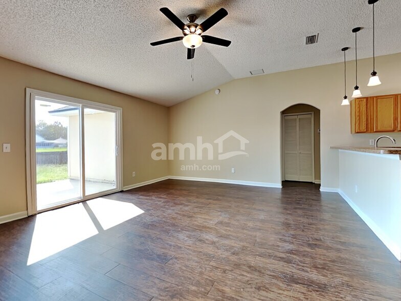 Building Photo - 2523 Sandhaven Ct
