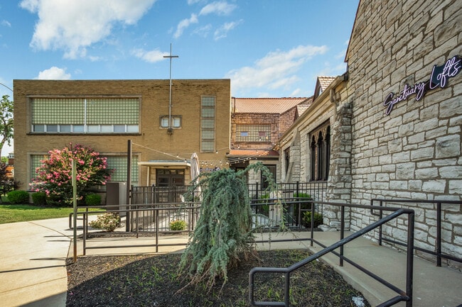 Building Photo - 4301 Olive St