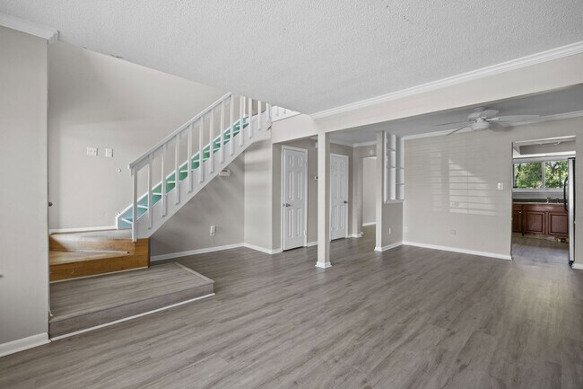 Building Photo - 1559 Sword Dancer Dr
