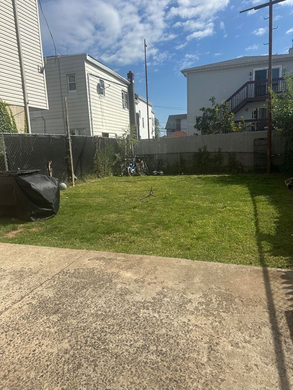 Building Photo - 202 S 5th St