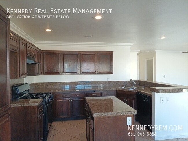 Building Photo - 1843 E Mesa Dr