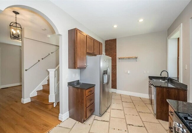 Building Photo - 6114 Washington Blvd